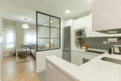 Una cocina o zona de cocina en Charming 2 bedrooms apartment with FREE Parking at Plaza Alameda by OCityzen