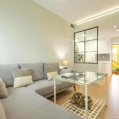 Charming 2 bedrooms apartment with FREE Parking at Plaza Alameda by OCityzen