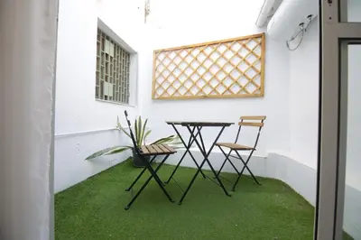 Un patio o zona al aire libre en Lineros Suite A