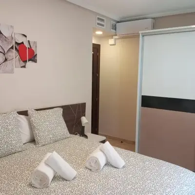 PLAZA AYUNTAMIENTO 3 HaBITACIONES B&A