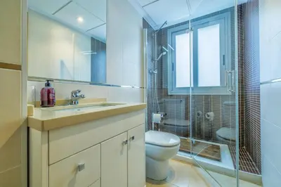 Un baño de Apto Ronda de los Tejares & Centro