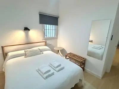 Cama o camas de una habitación en Nuevo! Acogedor apt 8pax 4Bdr 2Bth - CozyHomeSevilla4