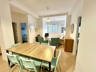 Zona de estar de Nuevo! Acogedor apt 8pax 4Bdr 2Bth - CozyHomeSevilla4