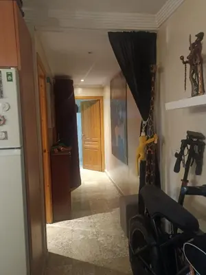 Plano de bonita habitación el apartamento compartido con todas las comodidades se sentirán como muy bien