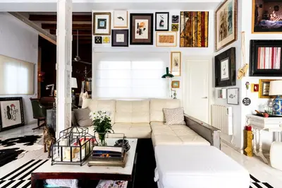 Zona de estar de Loft singular en casa regionalista Sevilla centro