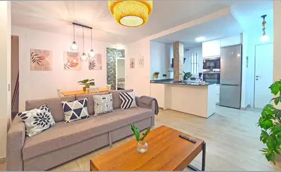 Una cocina o zona de cocina en 5 Apartamento de 2 habitaciones y metro