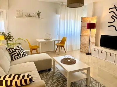 Una televisión o centro de entretenimiento en La Pera Limonera Jaén