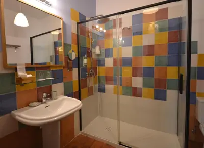 Un baño de Hotel Casa de los Azulejos