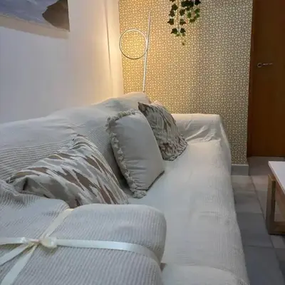 Bonito y muy fresco apartamento con patio privado
