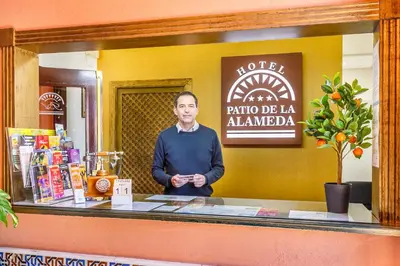 Clientes alojados en Patio de La Alameda