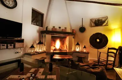 Una televisión o centro de entretenimiento en Adarve de los Olivares