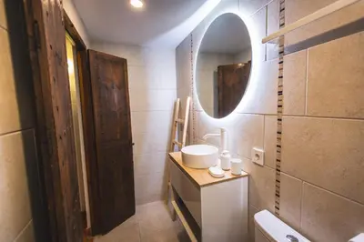 Un baño de Casa Arroyo de San Andrés