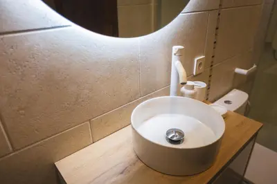 Un baño de Casa Arroyo de San Andrés