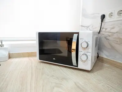 Una televisión o centro de entretenimiento en BHost - Juan de Mena