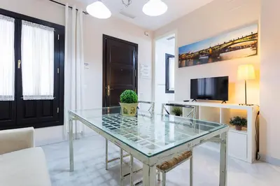 Una televisión o centro de entretenimiento en JDC1C - Beautiful Apartment in Sevilla