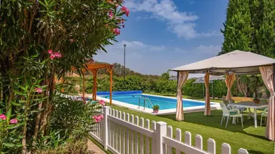 Piscina en o cerca de La Casa del Sauce Archidona by Ruralidays