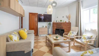 Una televisión o centro de entretenimiento en La Casa del Sauce Archidona by Ruralidays