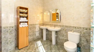 Un baño de Sunset El Tejar Almogía by Ruralidays