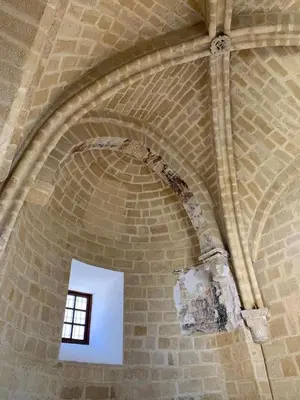 Plano de Espectacular iglesia románica