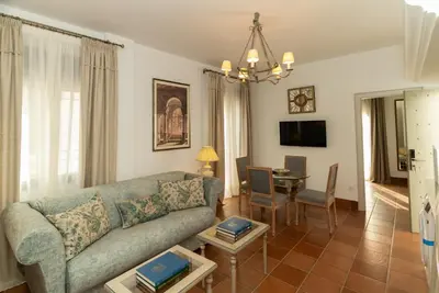Una televisión o centro de entretenimiento en Casa Puerta de Córdoba