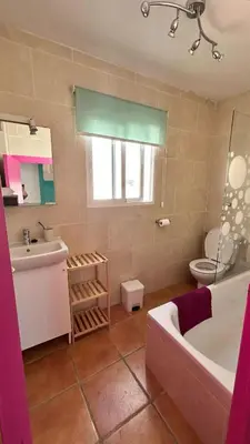 Un baño de La Casa de los Colores