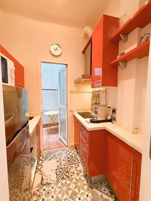 Una cocina o zona de cocina en MonKeys Apartments Santa Marta