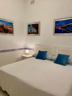 Cama o camas de una habitación en Santa Cruz - Luxurious City Center Boutique Apartment - FREE PARKING