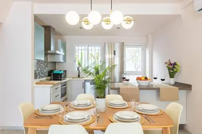 Una cocina o zona de cocina en Casa 3 plantas con patio y Solárium privados
