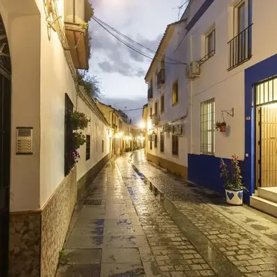 Casa 3 plantas con patio y Solárium privados