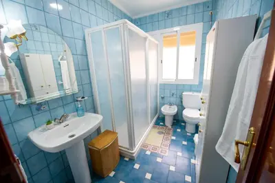 Un baño de Piso Carrera de San Antón en Jaén