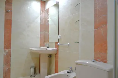 Un baño de Sunshine Patio del Circulo