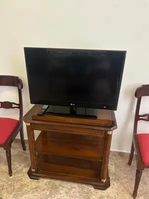 Una televisión o centro de entretenimiento en Fernando Colón 18