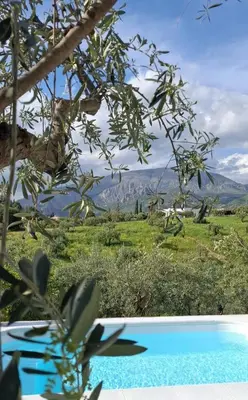 Vista general de una montaña o vista desde la villa