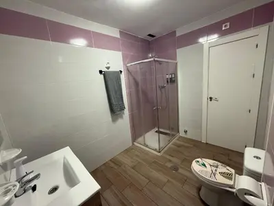 Un baño de AVENIDA CENTRO 2 Dormitorios PONDOS