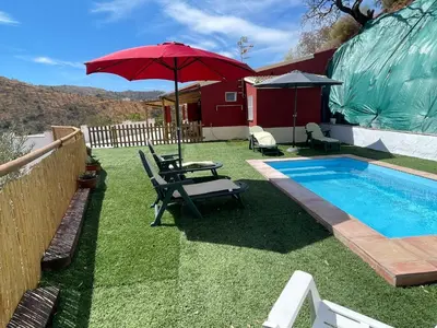 Piscina en o cerca de Casa Rural El Burro Bajo