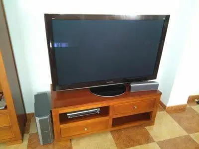 Una televisión o centro de entretenimiento en Piso Calle Pelayo