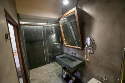 Un baño de Hotel Boutique Patio del Posadero