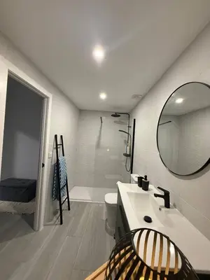 Un baño de Apartamentos Álamo