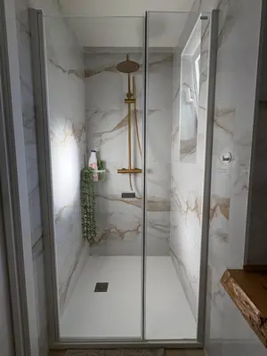 Un baño de Casa Macarena Sunflower