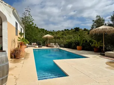 Piscina en o cerca de Authentic Luxury Villa in Oasis with Pool close to Malaga