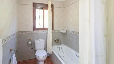 Un baño de Cortijo El Púlpito Periana by Ruralidays