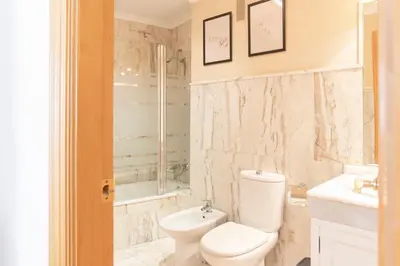 Un baño de Alohamundi Dueñas