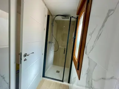 Un baño de Geysotur Balcón Torre de la Mézquita