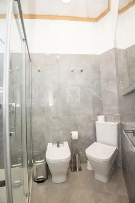 Un baño de El Templete Suite 1