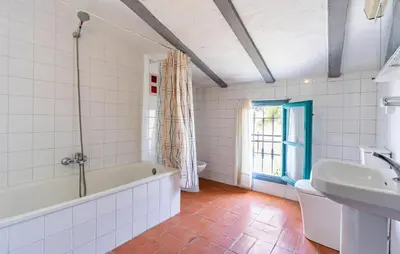 Un baño de Lovely Home In Priego De Cordoba
