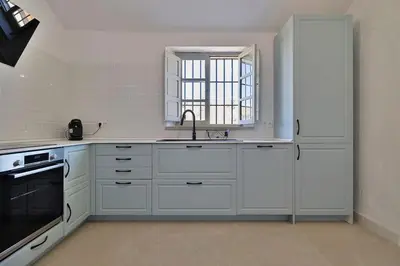 Una cocina o zona de cocina en Villa Indulgence