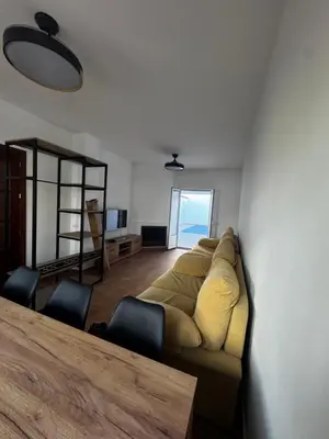 Una televisión o centro de entretenimiento en Casa Rural Castillo de Alanis