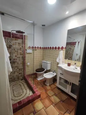 Un baño de Casa de los Arcos Parking Free en las inmediaciones