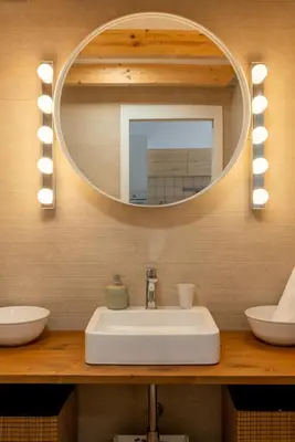 Un baño de Little Palace, jacuzzi privado