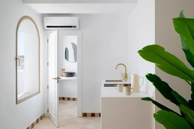 Un baño de Villa con piscina privada salada, solárium y 3 dormitorios